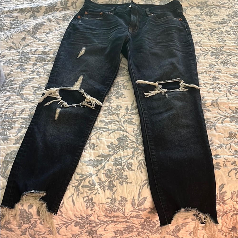 GAP Black Distressed Ankle Cropped Jeans